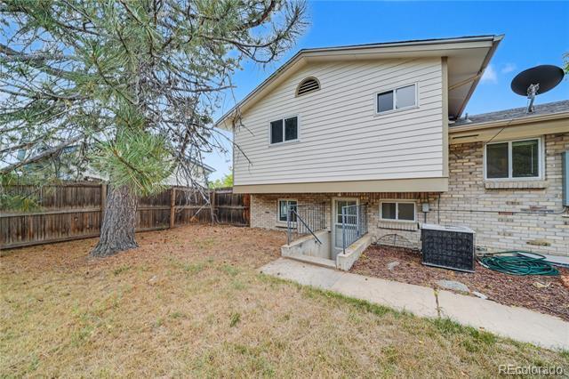 Building Photo - 6233 W Caley Ave