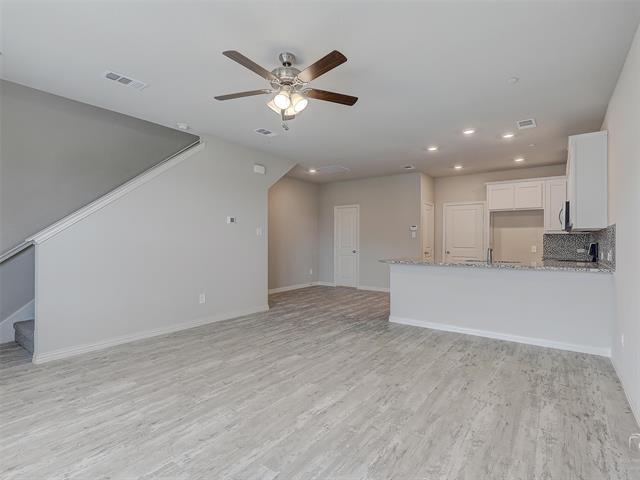 Building Photo - 3337 Solana Cir
