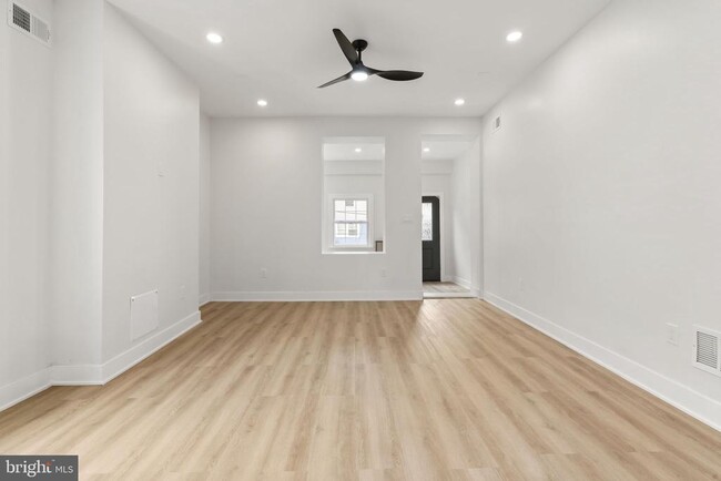 Building Photo - 5237 McKean Ave