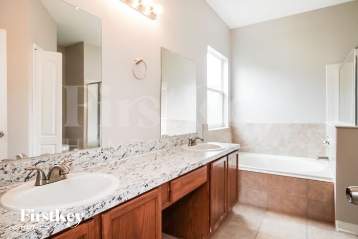 Building Photo - 15349 Montesino Dr