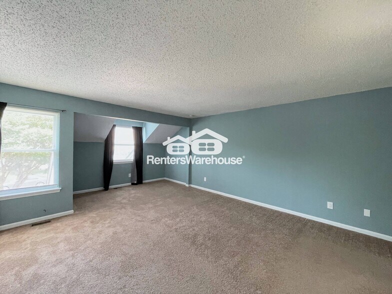 Building Photo - 1541 Sword Dancer Dr