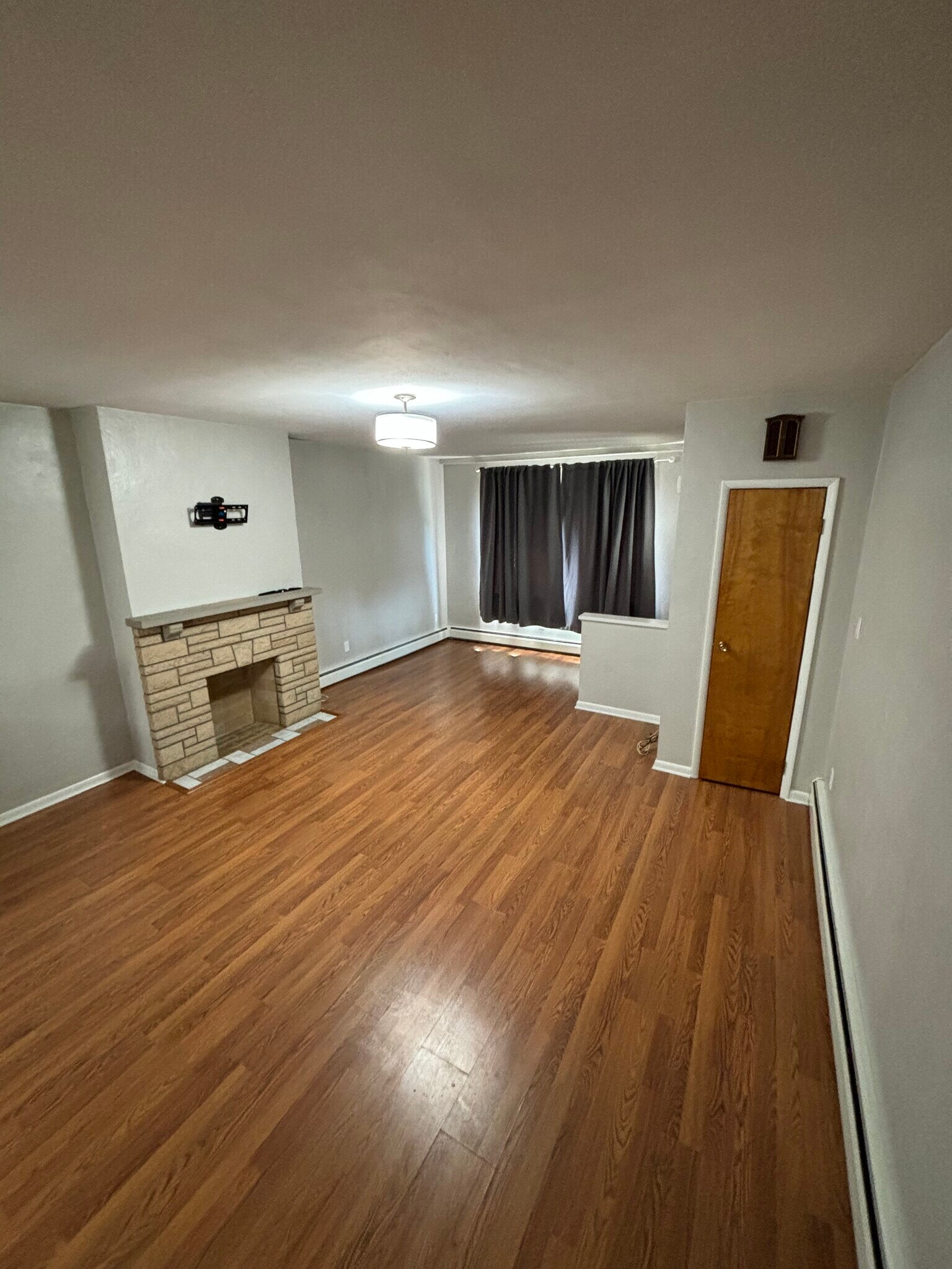 Living room - 166 Southern Ave