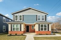Building Photo - Main St Townhomes