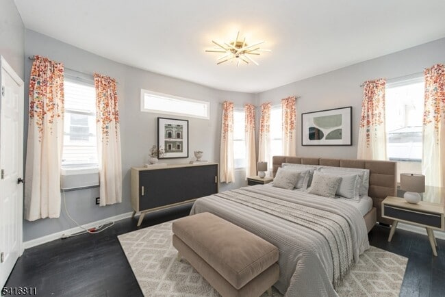 Building Photo - 59 Ellington St