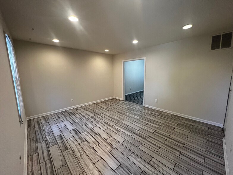 Living Room - 9262 Taney Rd