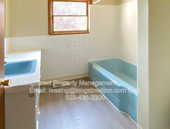 Building Photo - 3255 NW Fillmore Ave