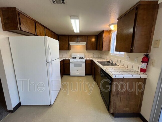 Building Photo - 850 N Williford Dr