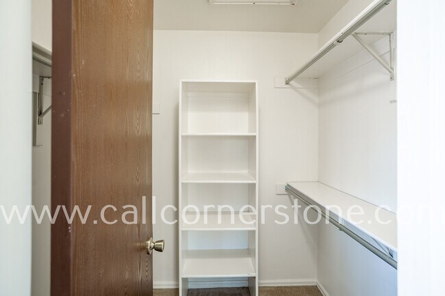 Building Photo - 850 Tenderfoot Hill Rd
