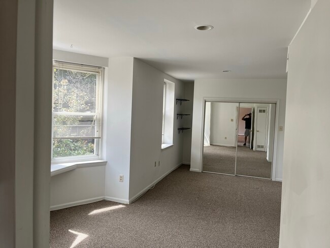 Building Photo - 784 S 3rd St