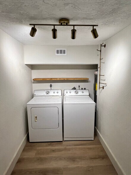 Building Photo - 5137 Dartmouth Ave N