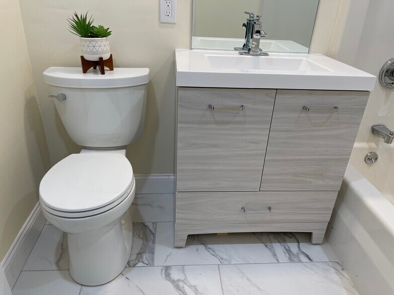 Guest bathroom - 1243 Beacon St