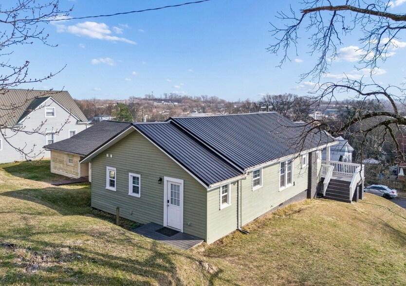 Building Photo - 1601 Cecil Ave