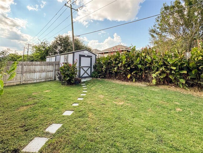 Building Photo - 307 Andesite Trl
