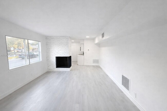 Building Photo - 501 NW 13th St