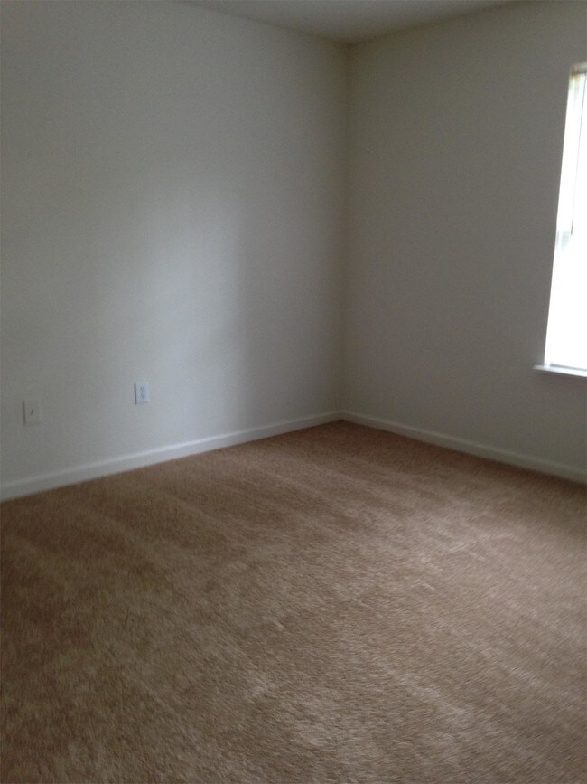 Building Photo - 135 Lavender Lakes Dr