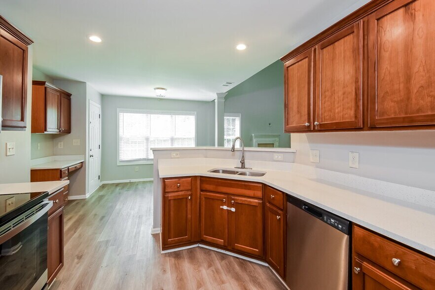 Building Photo - 6176 Mulberry Park Dr