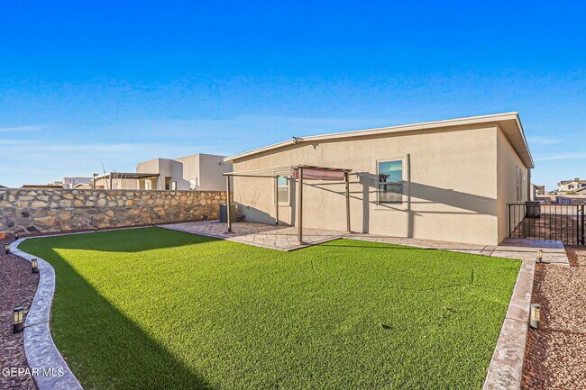 Building Photo - 14804 John McNeely Ave