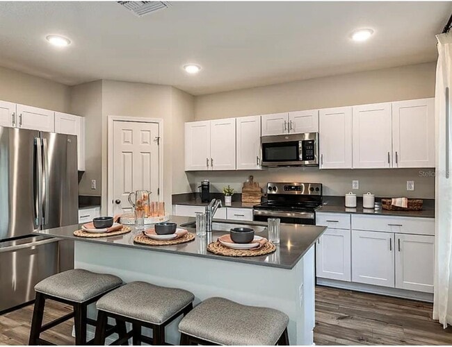 Building Photo - 2212 Canyon Oak Dr
