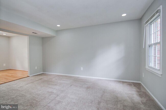 Building Photo - 7763 Durer Ct