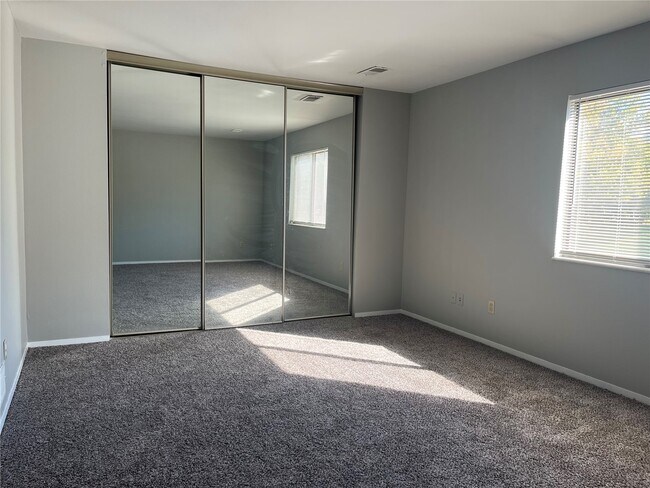 Building Photo - 11636 Cedar Walk Dr