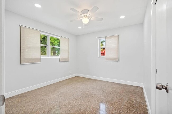 Building Photo - 530 NE 46th St