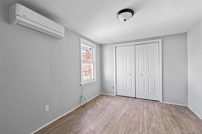 Building Photo - 19 Barclay St