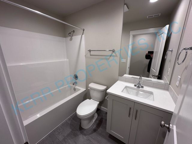 Building Photo - Spacious 3-Bed Townhouse with 2.5 Baths in Charming Happy Valley!