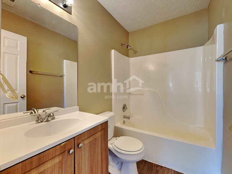 Building Photo - 7184 Franklin Madison Rd