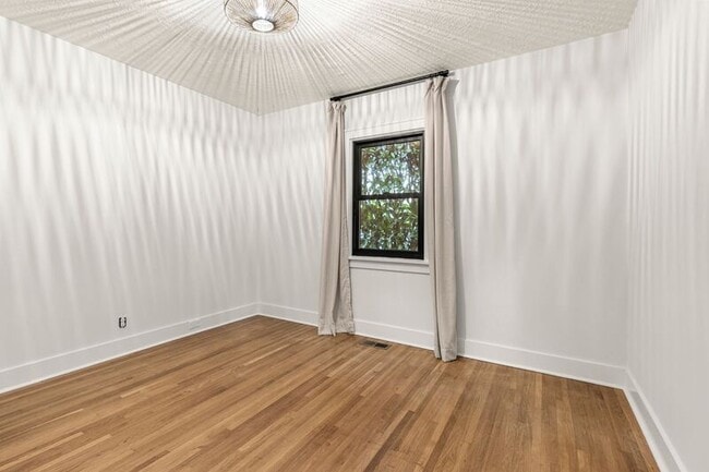 Building Photo - 8606 N Seward Ave