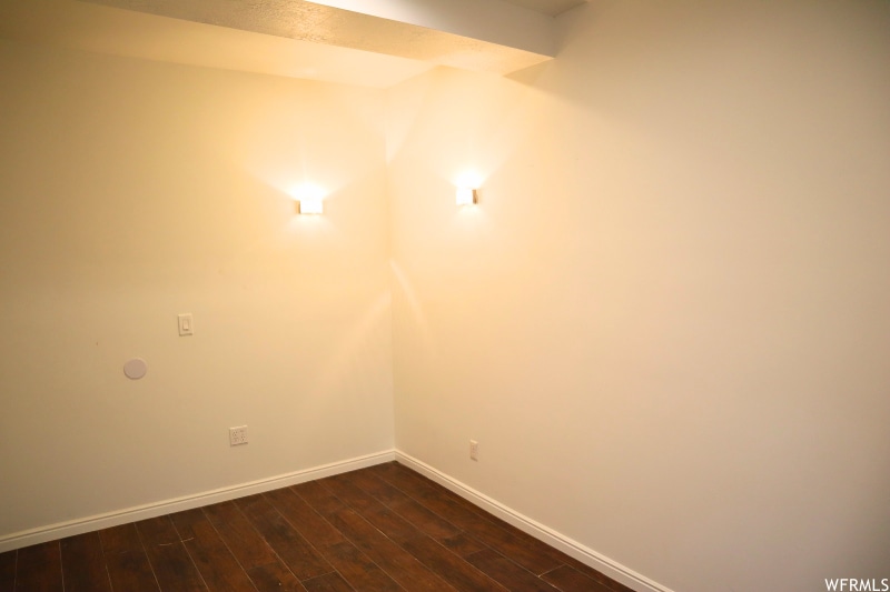 Building Photo - 921 Woodridge Dr