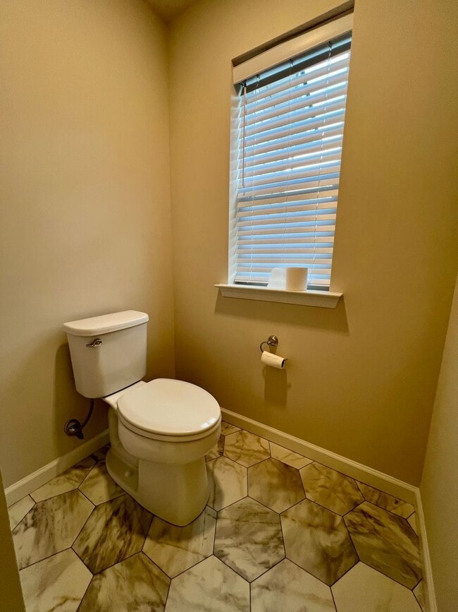 Building Photo - Luxurious 3-Bedroom Townhome in Norristown! Available mid-July!