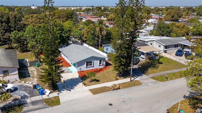 Building Photo - 2171 NW 29th Ave