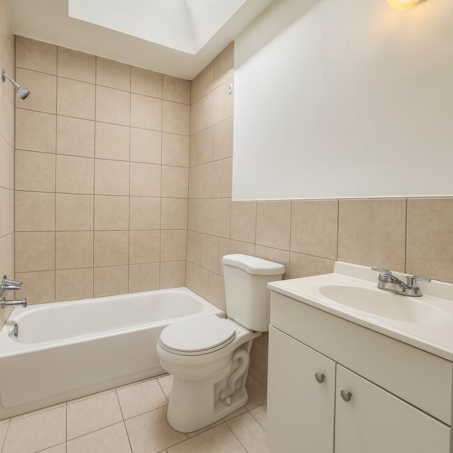 Building Photo - 2602 S 61st St