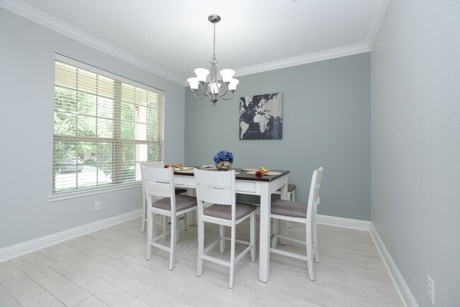 Building Photo - 19 Canterborough Pl