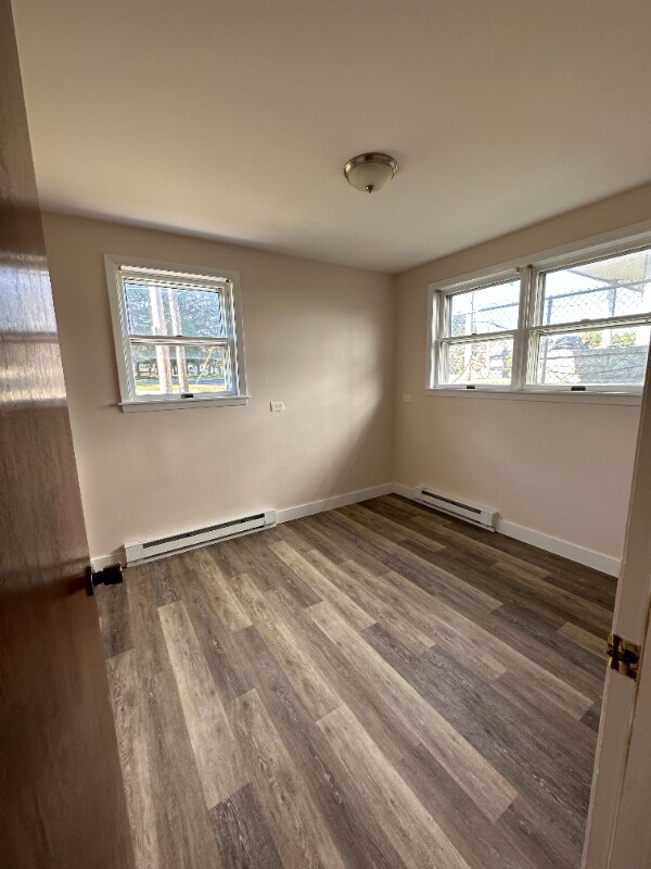 Building Photo - 1553 Chrisler Ave