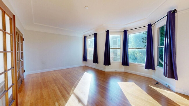 Building Photo - 285 Bartlett St