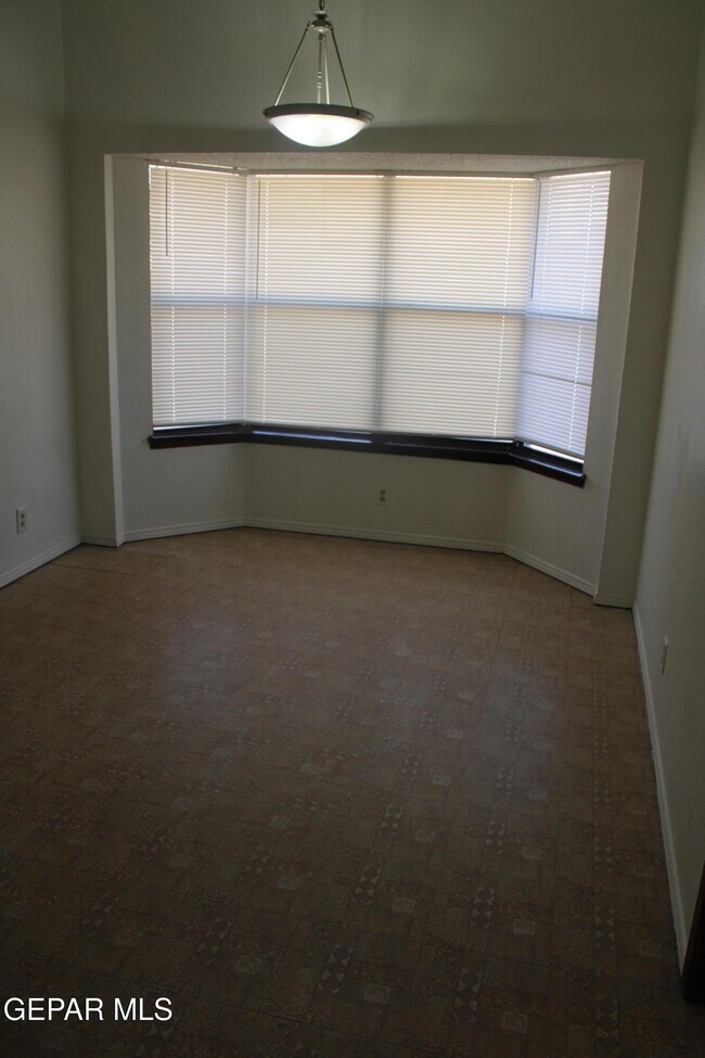 Building Photo - 1472 Sierra De Oro Dr