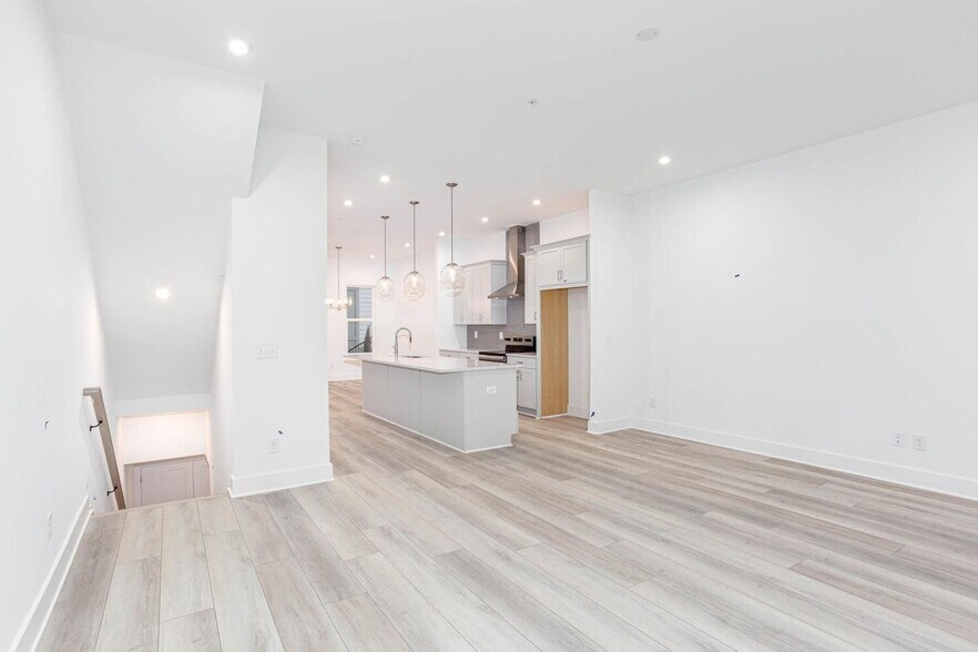 Building Photo - 517 Motivation Cir NW