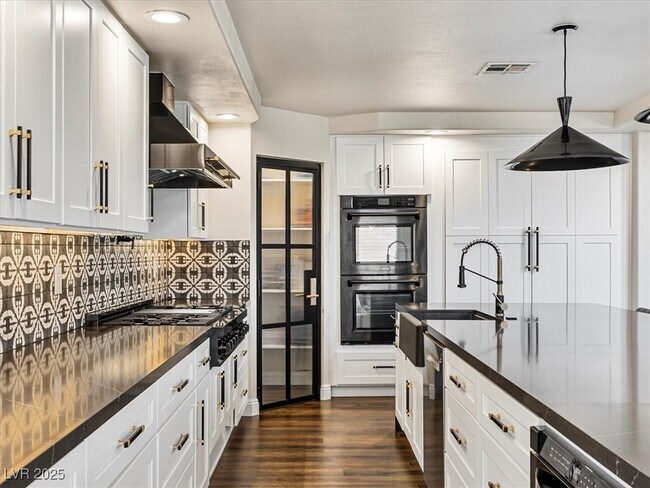 Building Photo - 6639 Tranquil Seas Ct