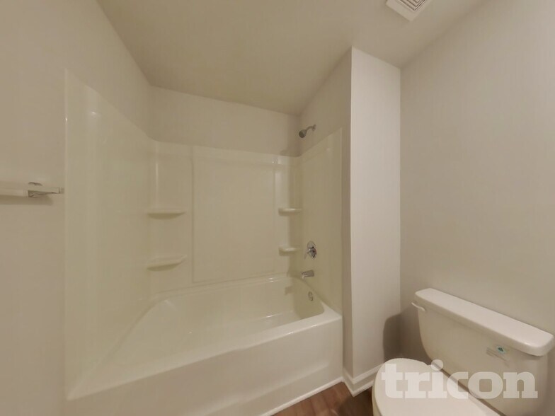 Building Photo - 76 Fairview Way