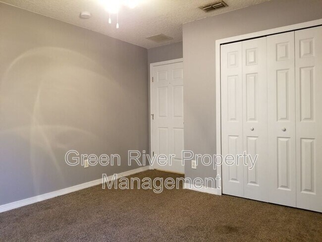 Building Photo - 837 Broxton St