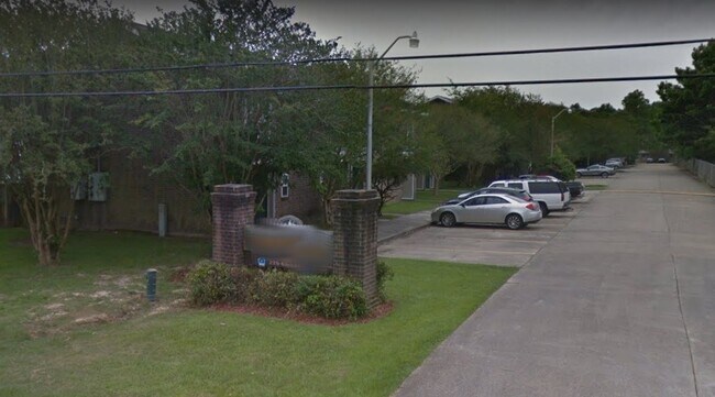 Building Photo - 4980 Lower Zachary Rd