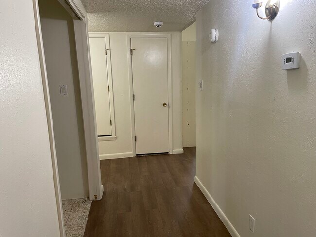 Building Photo - 37 Paseo Village