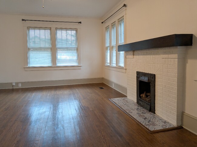 Building Photo - 401 S Franklin Dr