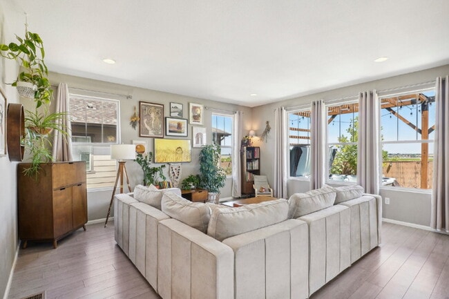 Building Photo - "Spacious 4-Bedroom Retreat with 2.5 Baths in Reunion!"