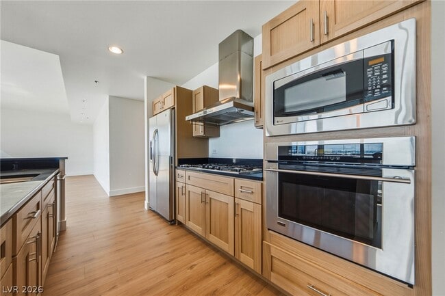 Building Photo - 4575 Dean Martin Dr