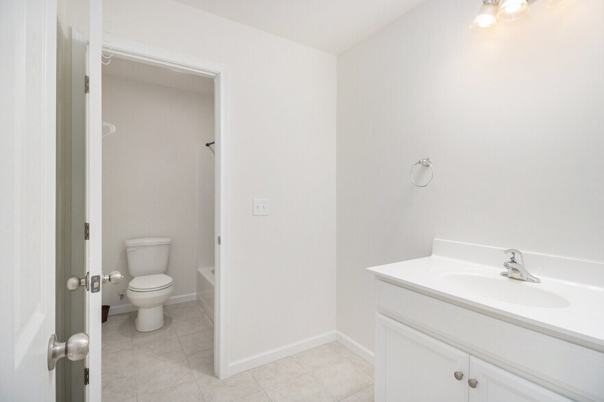 Building Photo - 35 Furlong Rd