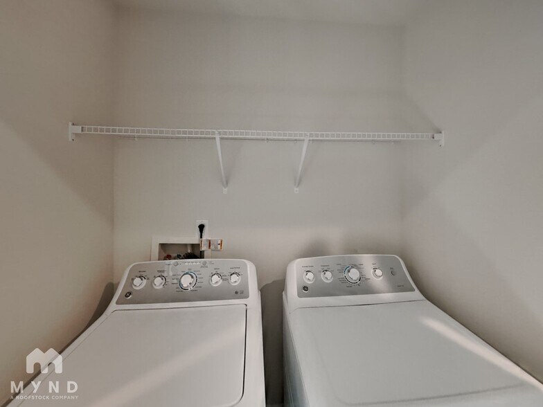 Building Photo - 2409 Fathom Wy