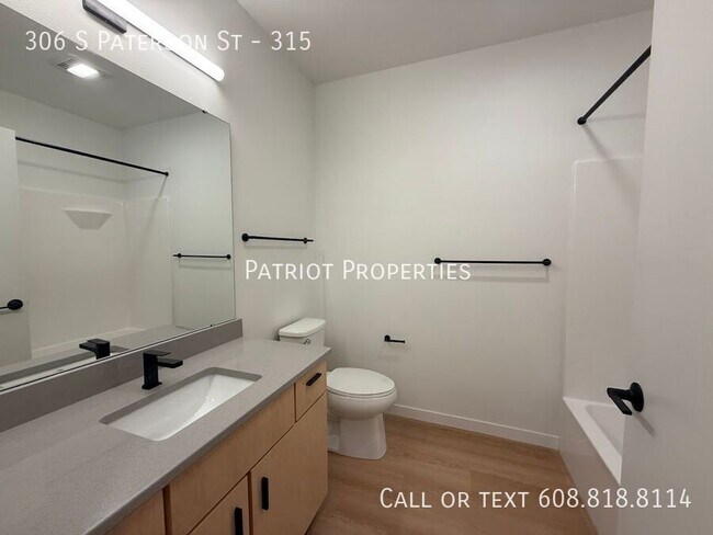 Primary Photo - 306 S Paterson St
