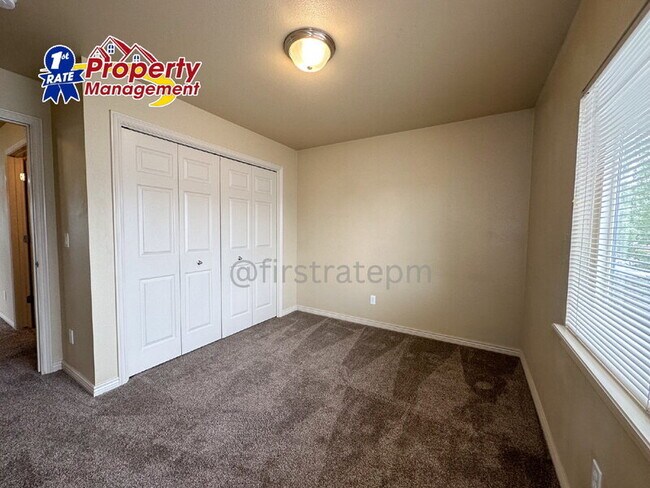 Building Photo - 5936 Ellens Ferry Dr